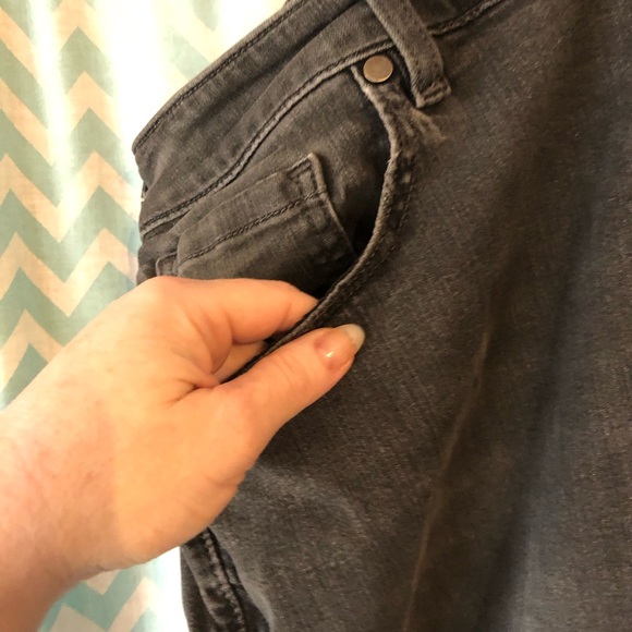 FINAL SALE- LEAVING CLOSET-NO FURTHER DISCOUNTS - Picture 2 of 11